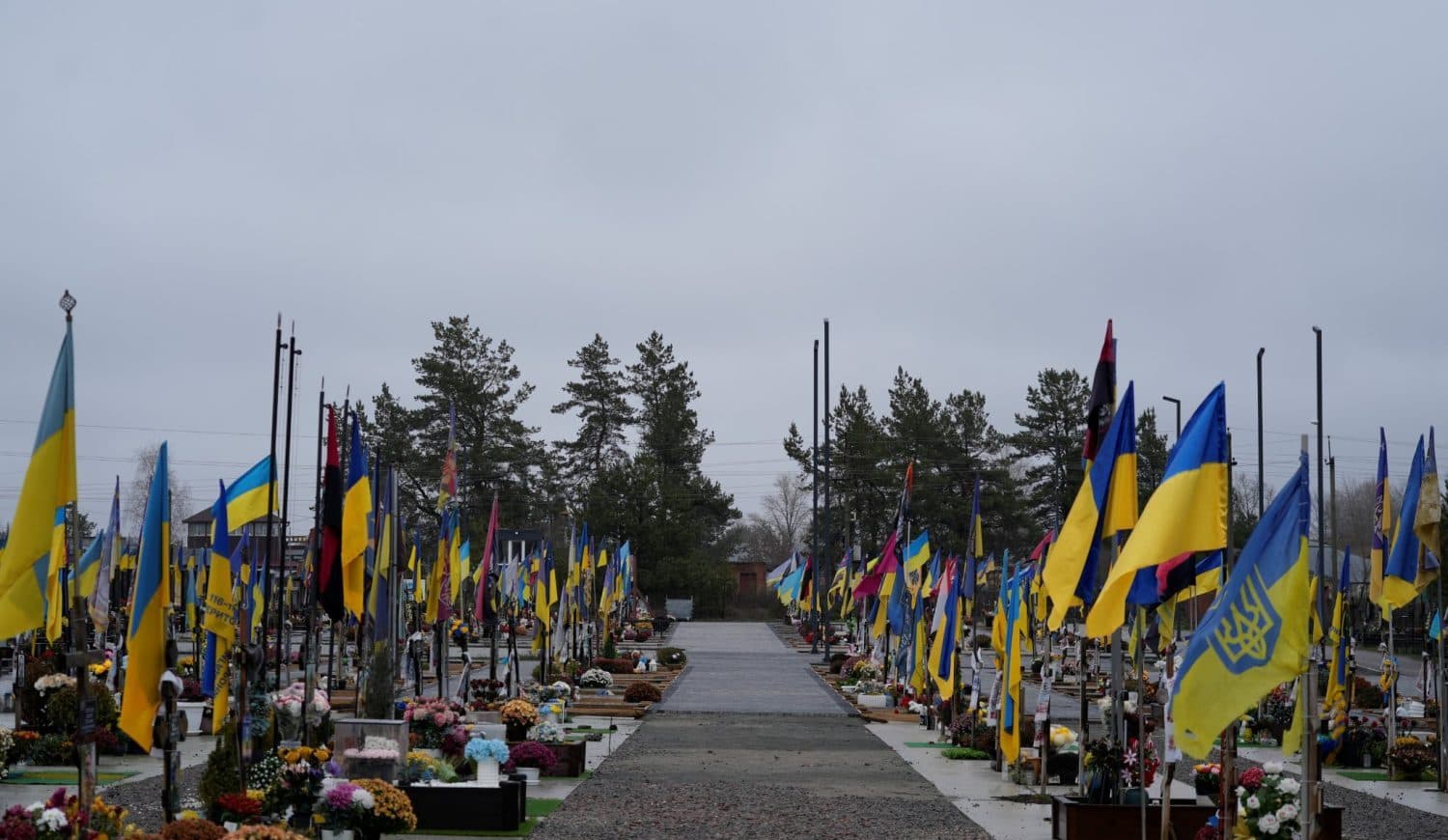 Між пам’яттю та прірвою: чому військове кладовище Полтави стало полем бо(л)ю