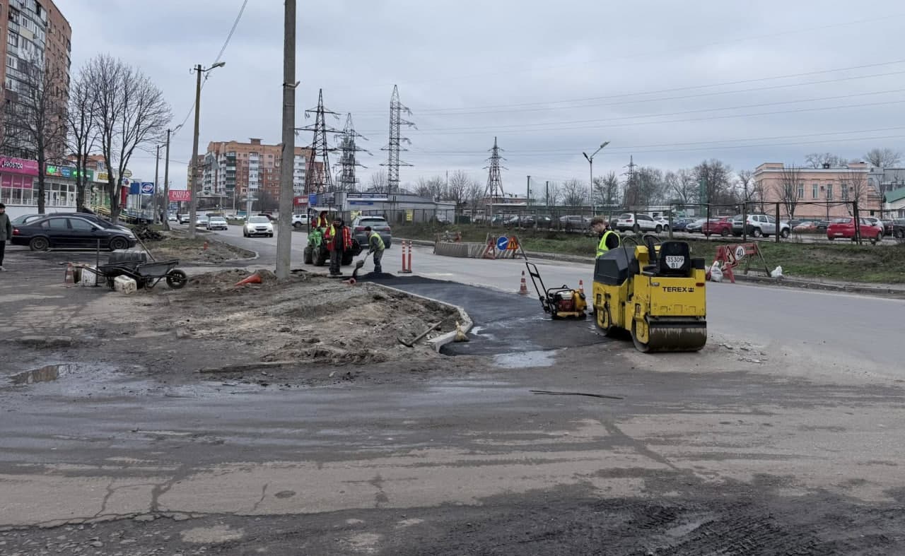 У Полтаві розширили дорогу після прориву колектора