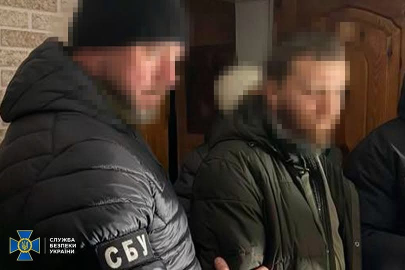 10 000 доларів за «відстрочку»: у Полтаві судитимуть лікаря та його спільника