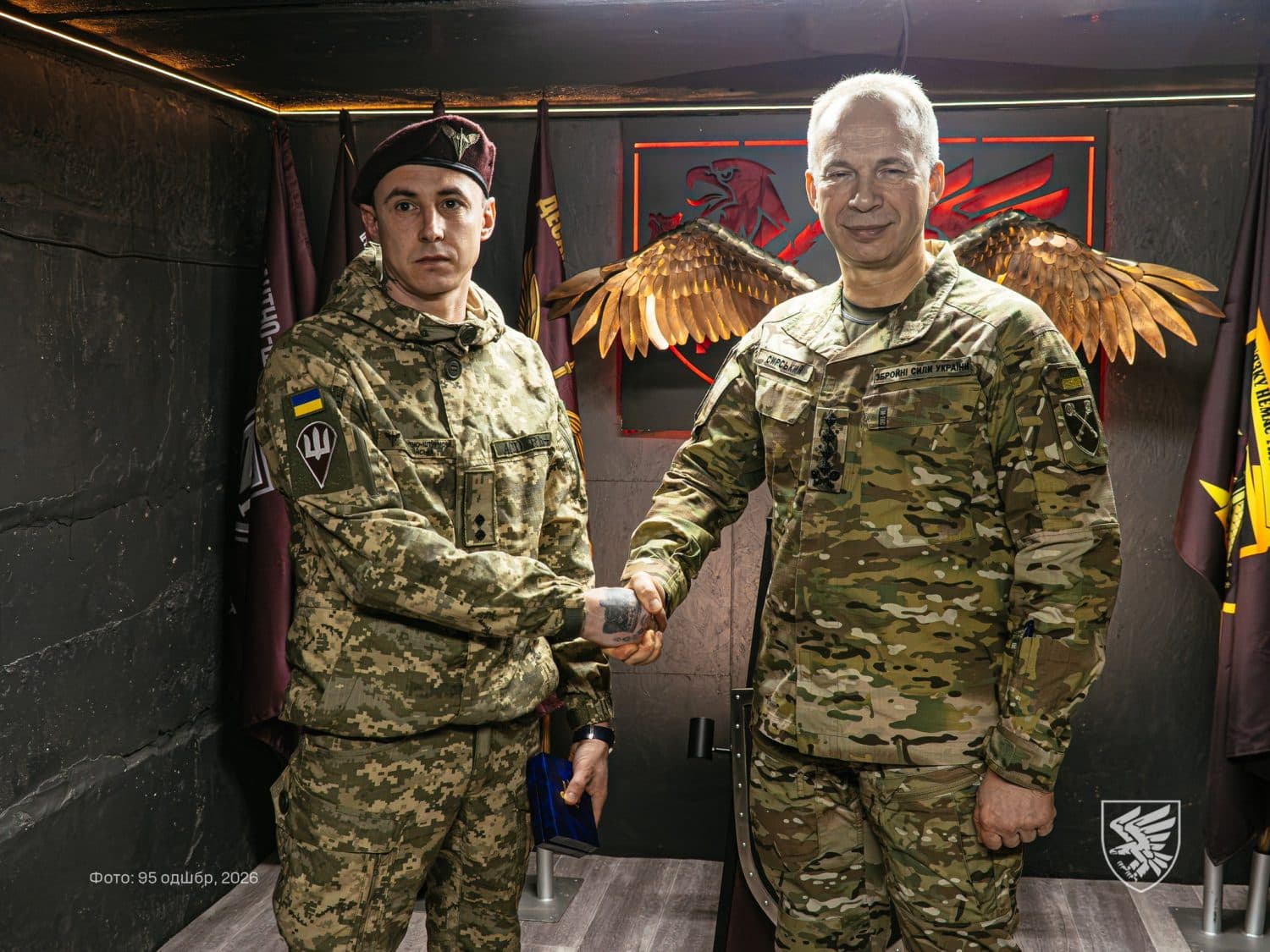 Евакуював поранених побратимів: полтавця нагородили «Срібним хрестом»