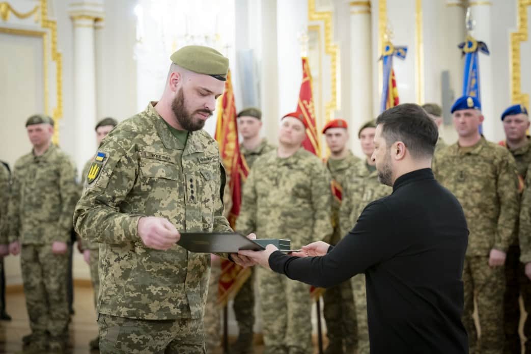 Воїна з Полтавщини тричі нагородили «Хрестом бойових заслуг»