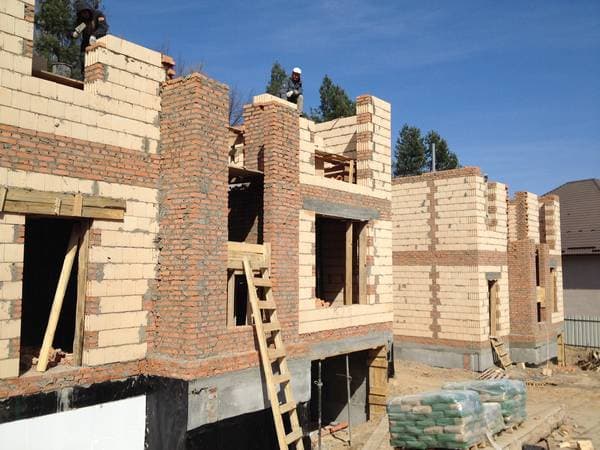 Дім для тещі руками підлеглих: на Полтавщині судитимуть трьох експосадовців