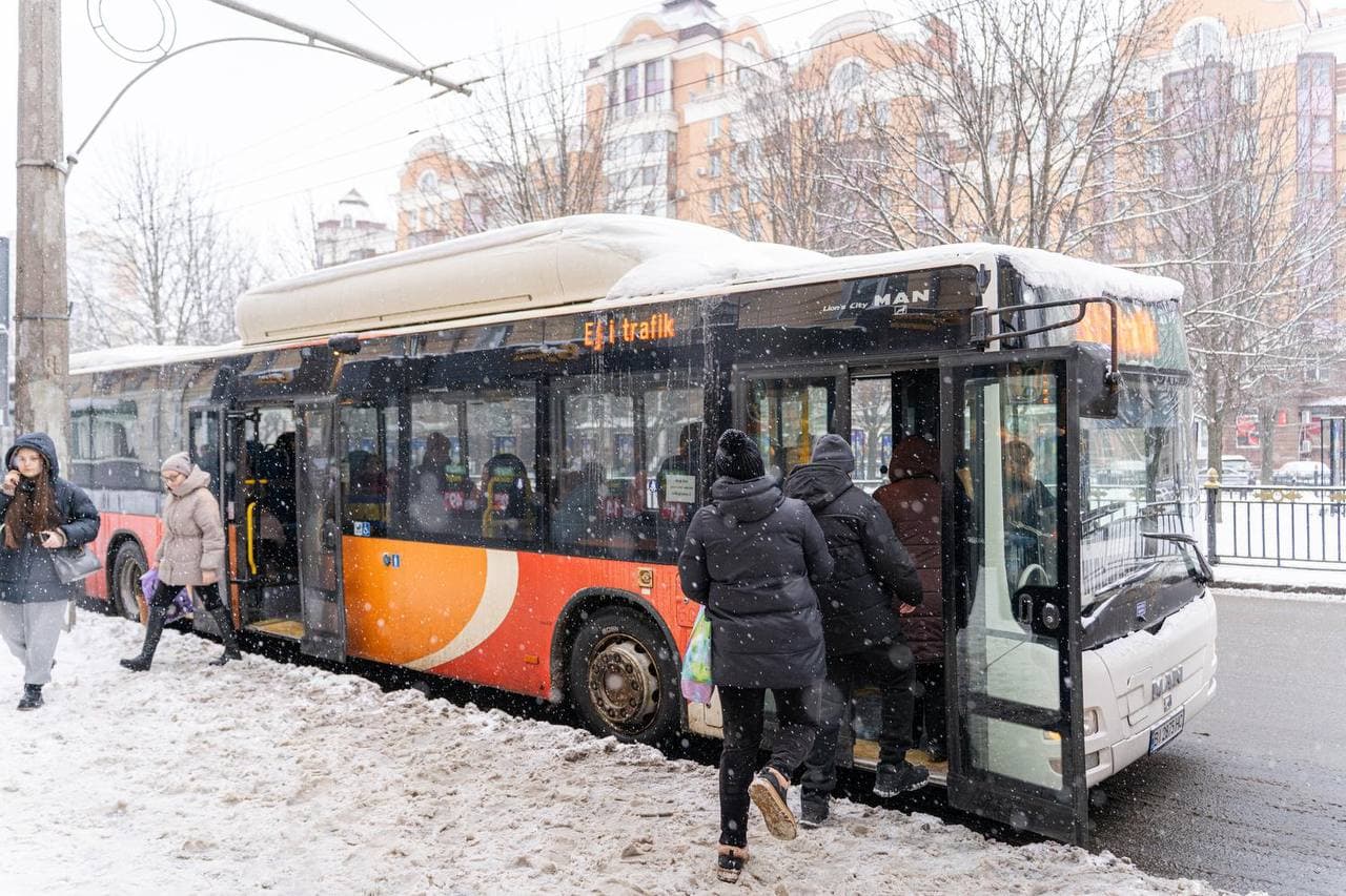 Два маршрути: як курсують у Полтаві великі автобуси