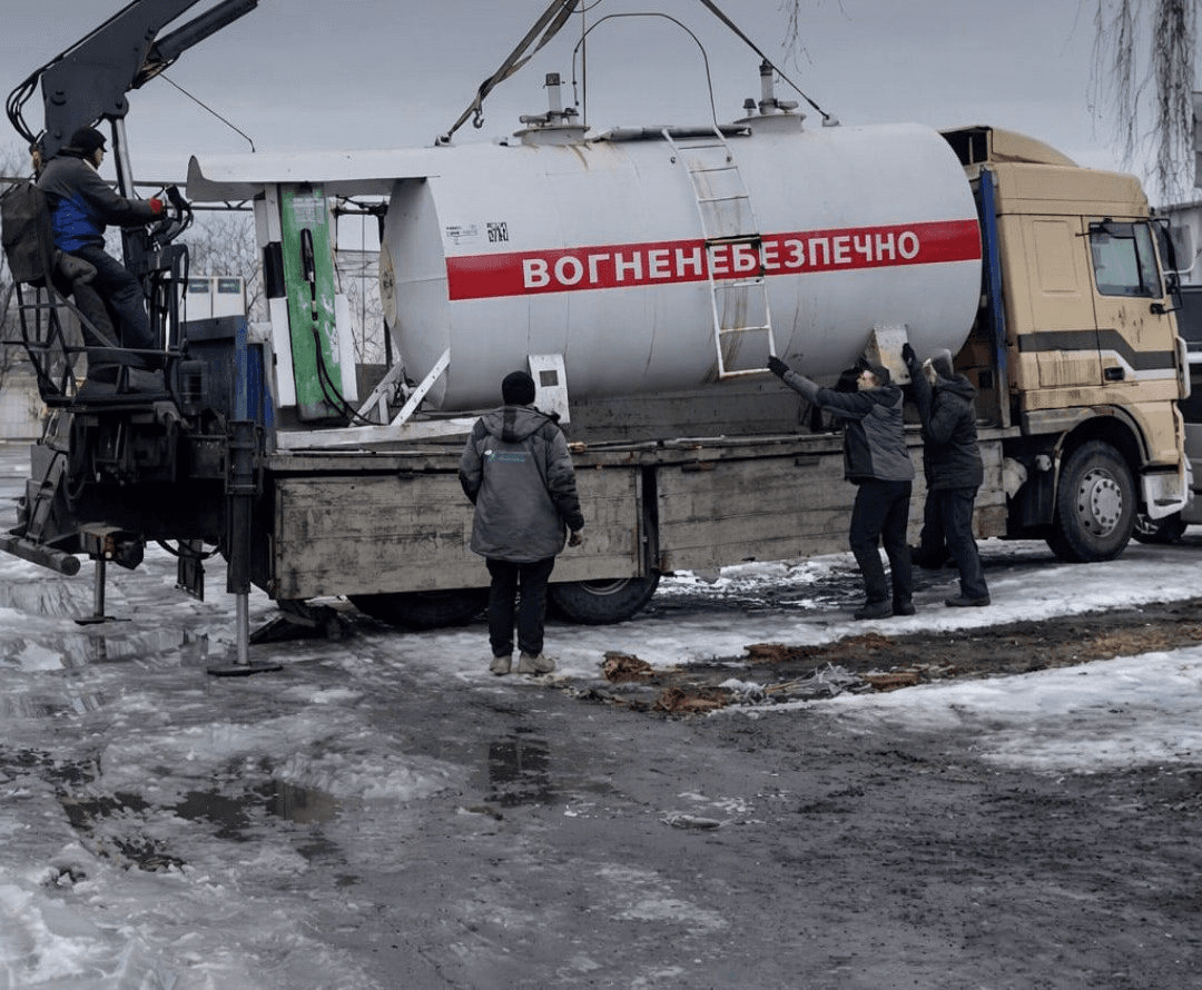 Полтавські детективи викрили дві нелегальні автозаправки