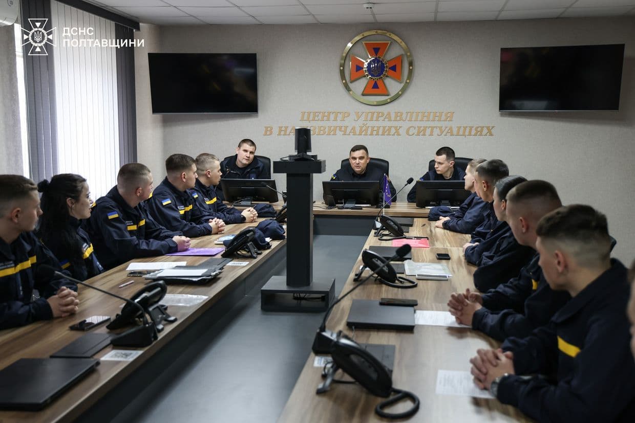 Полтавський гарнізон ДСНС поповнили 16 молодих офіцерів
