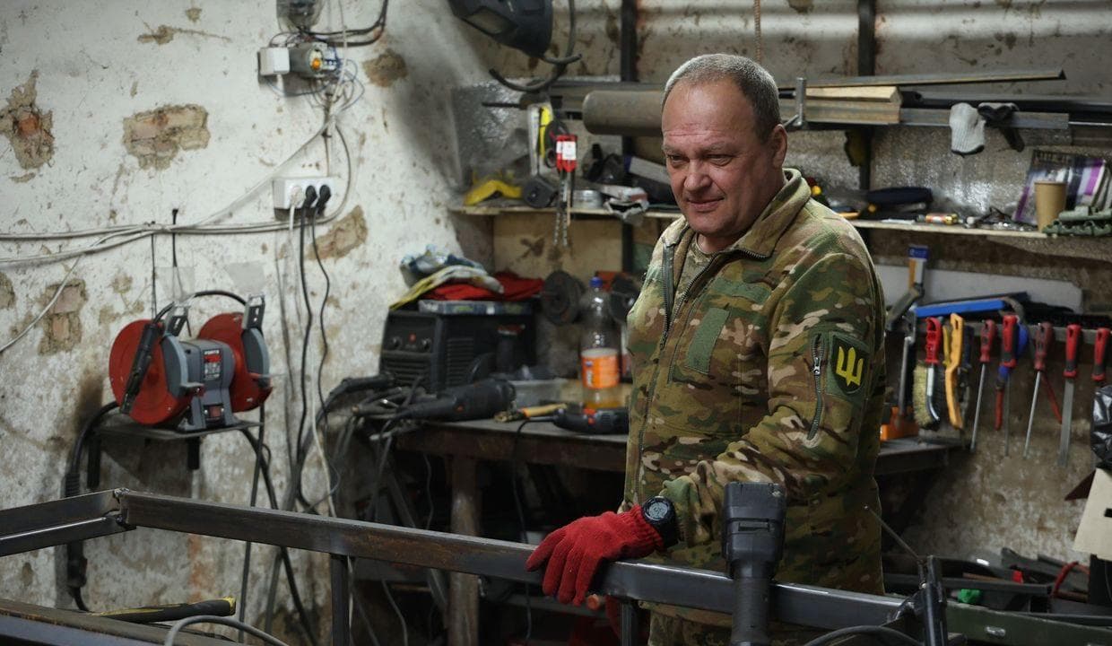 Кременчуківець модернізує наземні дрони для захисників