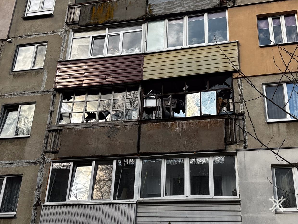 Вода заливає квартири: коли у пошкодженій багатоповерхівці у Полтаві відремонтують дах