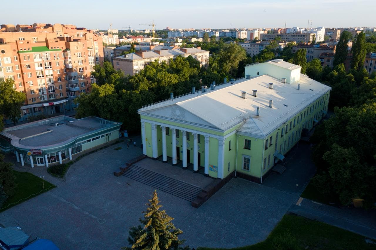 Наслідки обстрілу, застава для посадовця та безпечні пляжі — головне на Полтавщині за добу