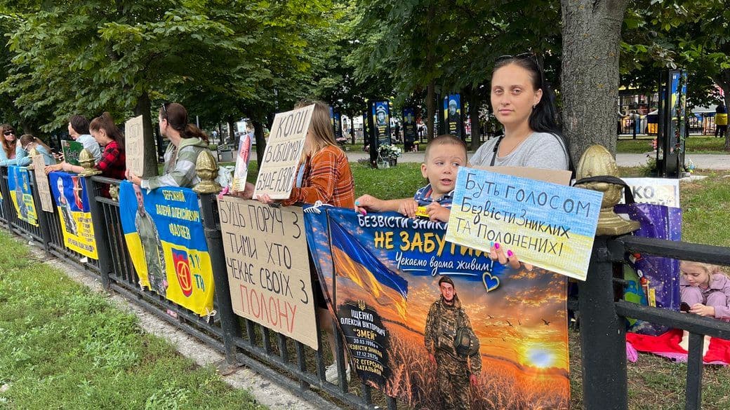 Акція на підтримку полонених у Полтаві. Фото: Суспільне Полтава