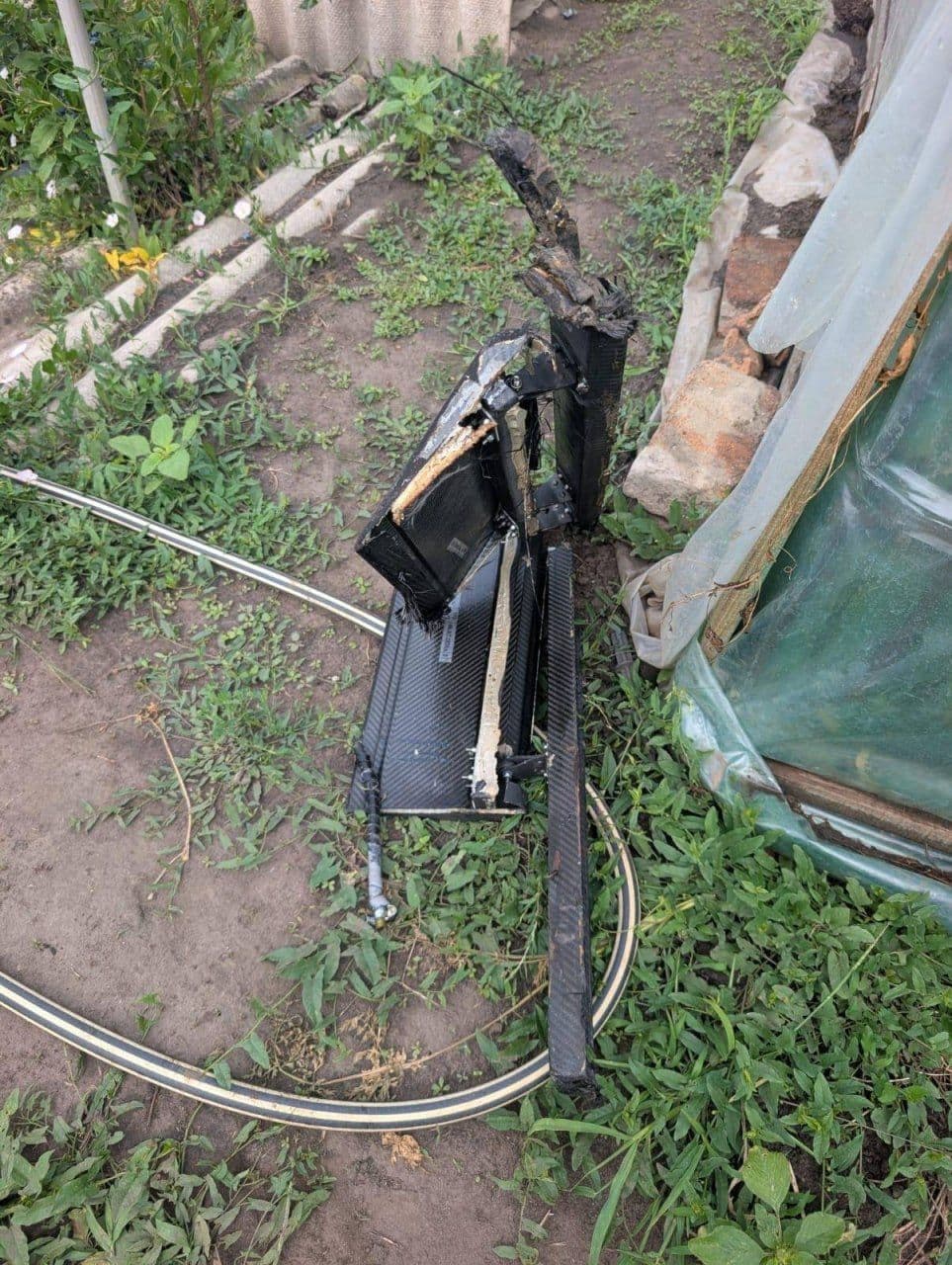 Уламки дрона впали на подвір’я в Полтавському районі