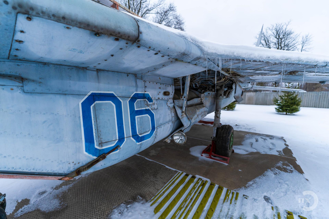 Літак Міг-29 взимку
