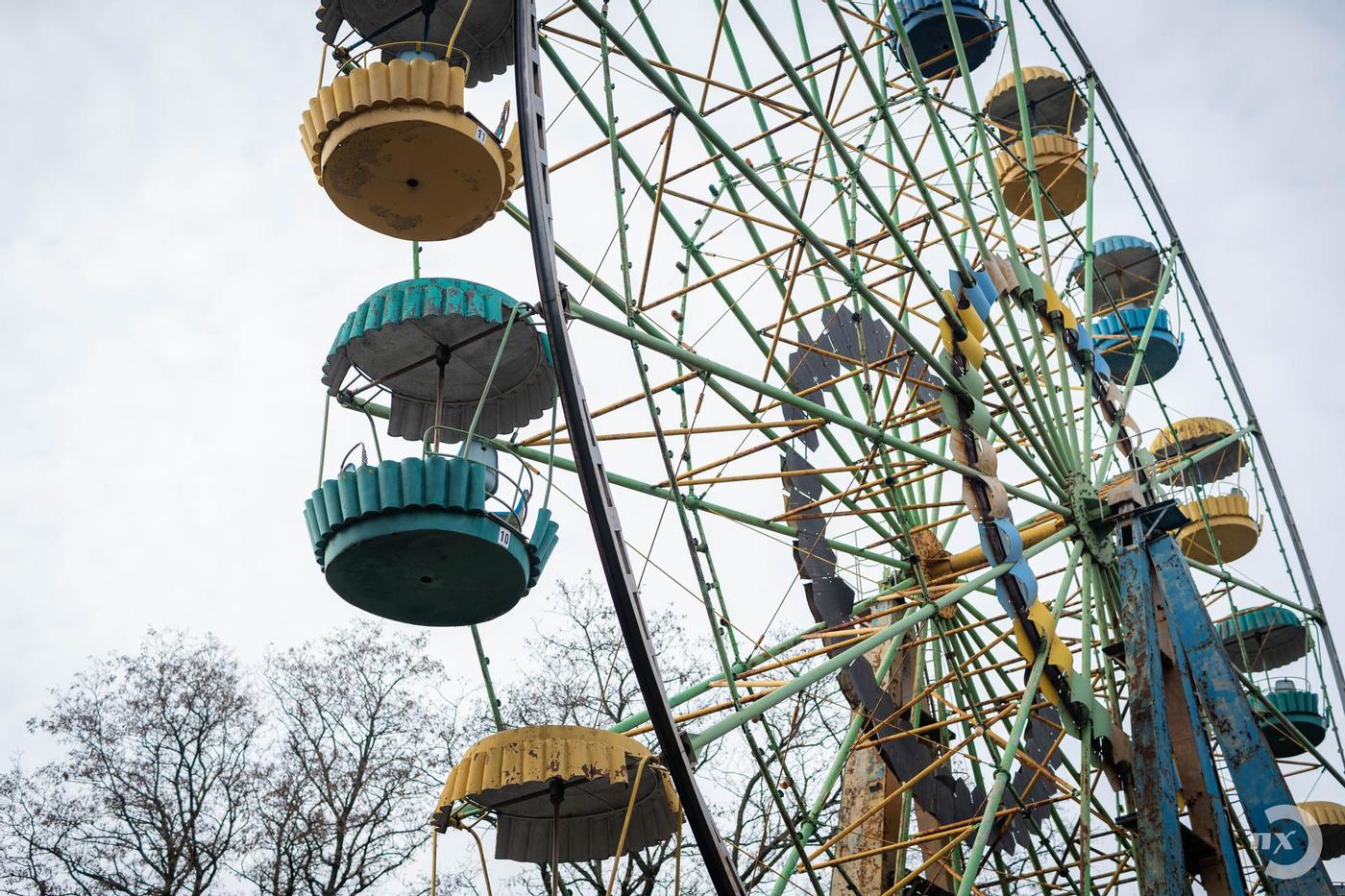 Оглядове колесо, атракціон оглядове колесо, оглядове колесо в парку, оглядове колесо у парку «Перемога»