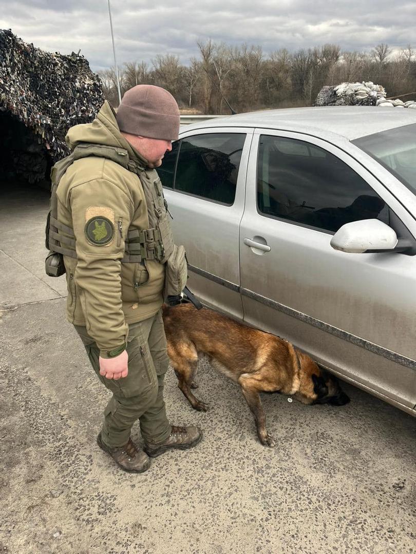 На одному з блокпостів на Полтавщині у водіїв знайшли набої до автомата