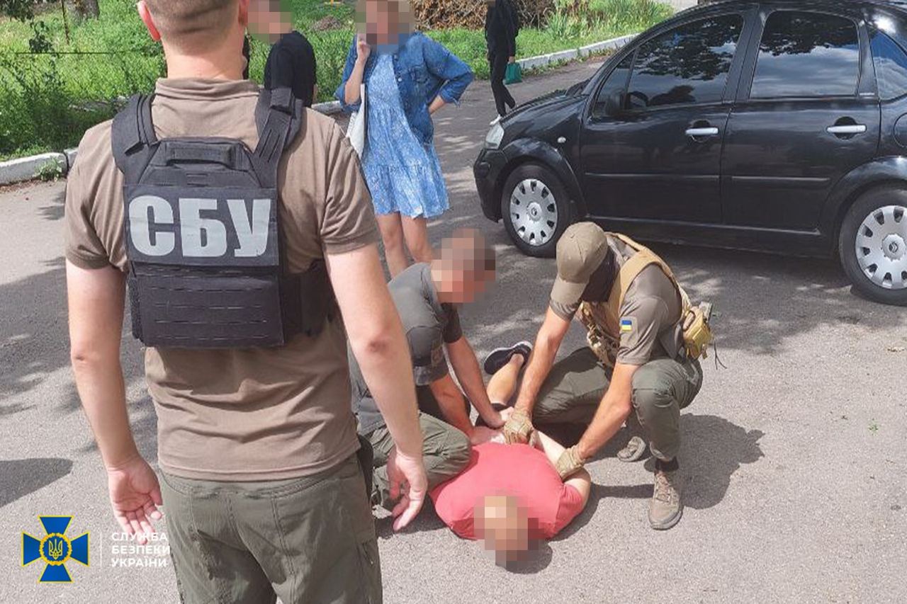 На Полтавщині затримали військкома, який вимагав хабар з місцевого підприємця